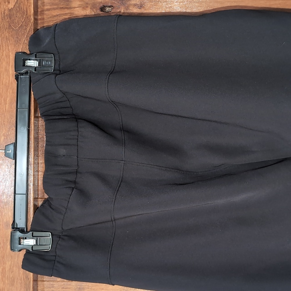 Lululemon crop pants - Picture 3 of 3